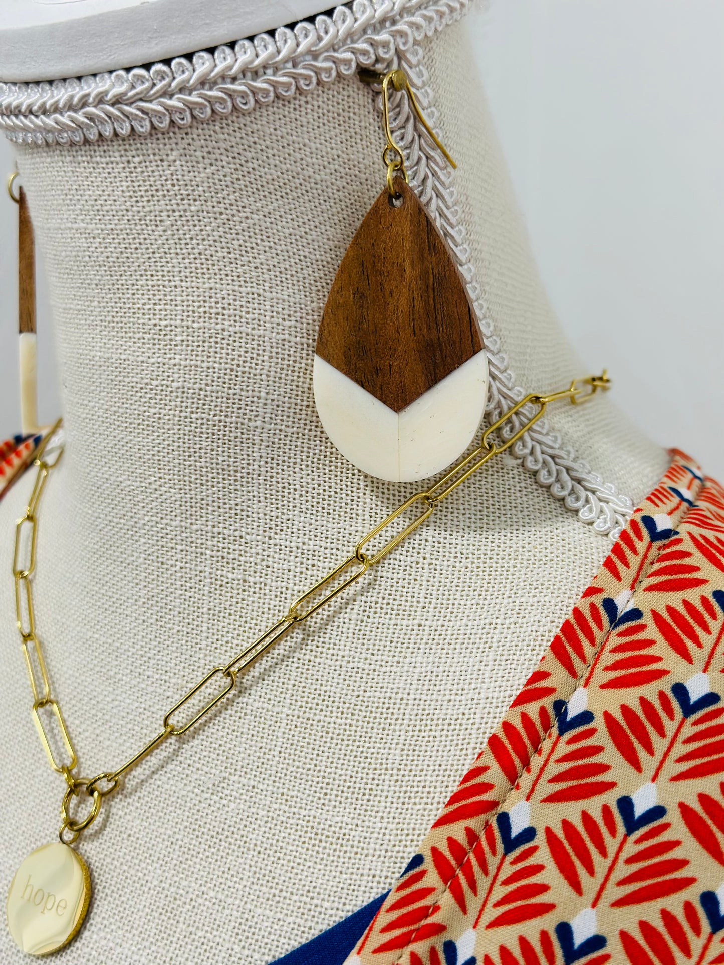 Kiyara Teardrops {natural}