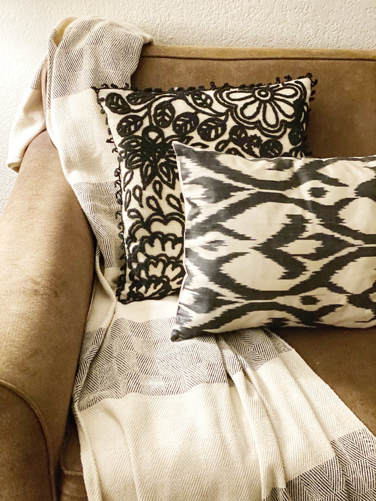 Jaipur Throw {gray and white stripe} - Global Hues Market