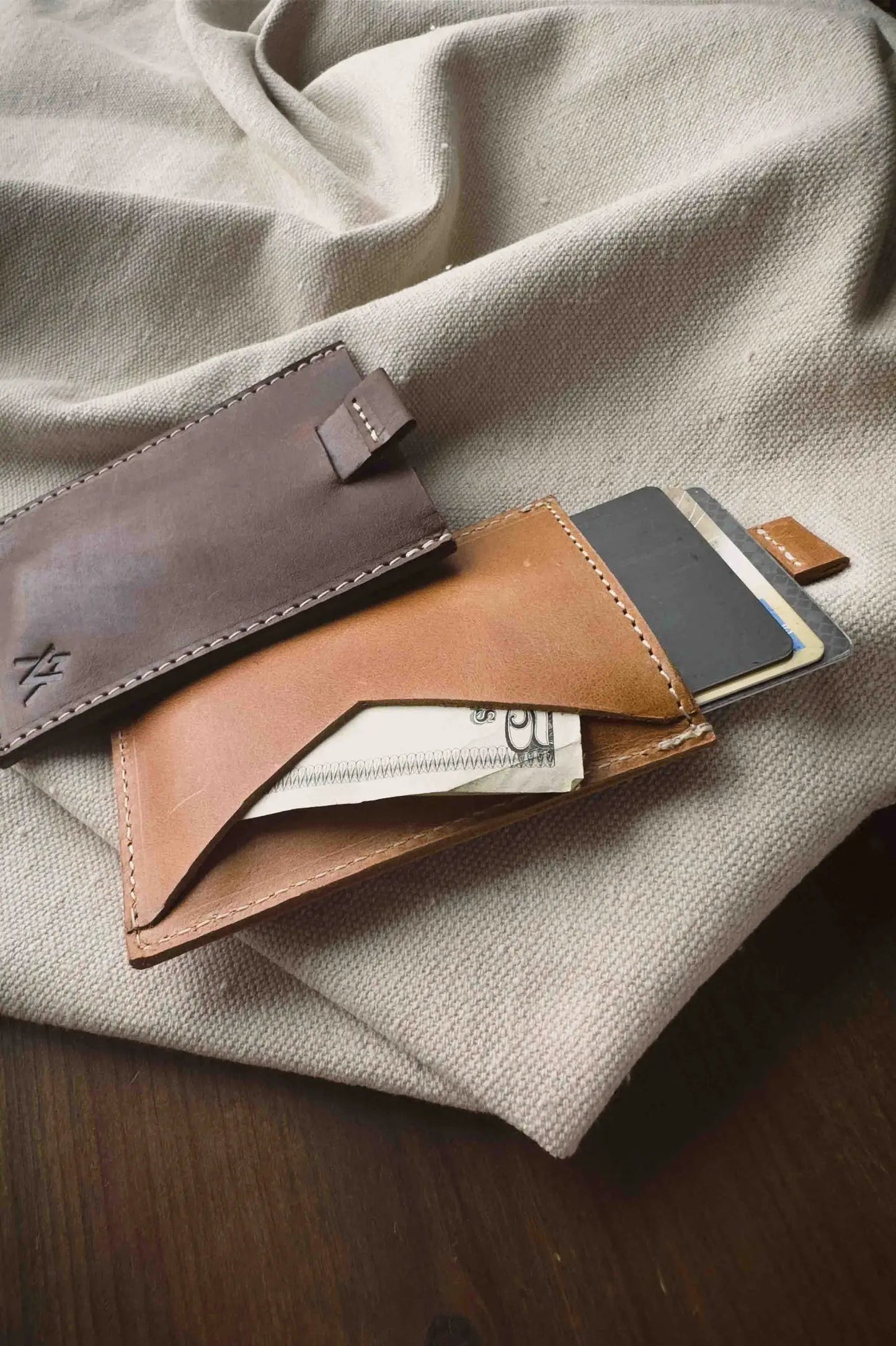 Lateral Pull-Up Wallet - Global Hues Market