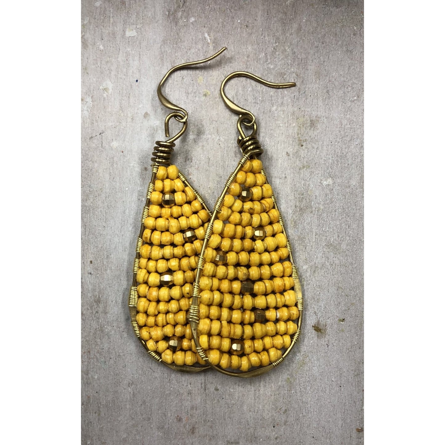 Plump Petal Earrings - Global Hues Market